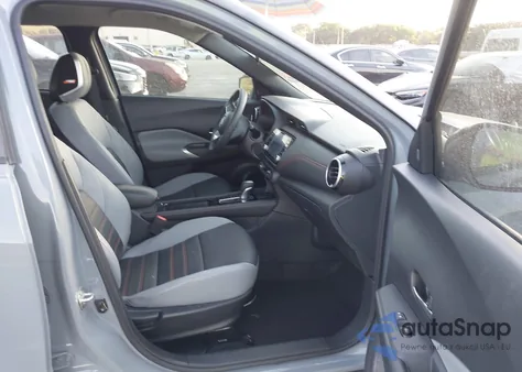 2024 Nissan Kicks Sr Xtronic Cvt z USA, uszkodzony, nr VIN 3N1CP5DV5RL565102